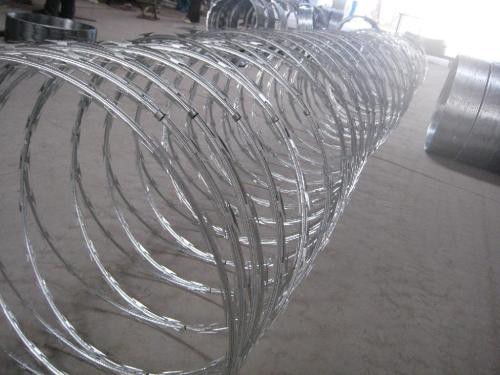Fabbrika Sħiħ Bejgħ Galvanizzat Concertina Razor Barbed Wajer